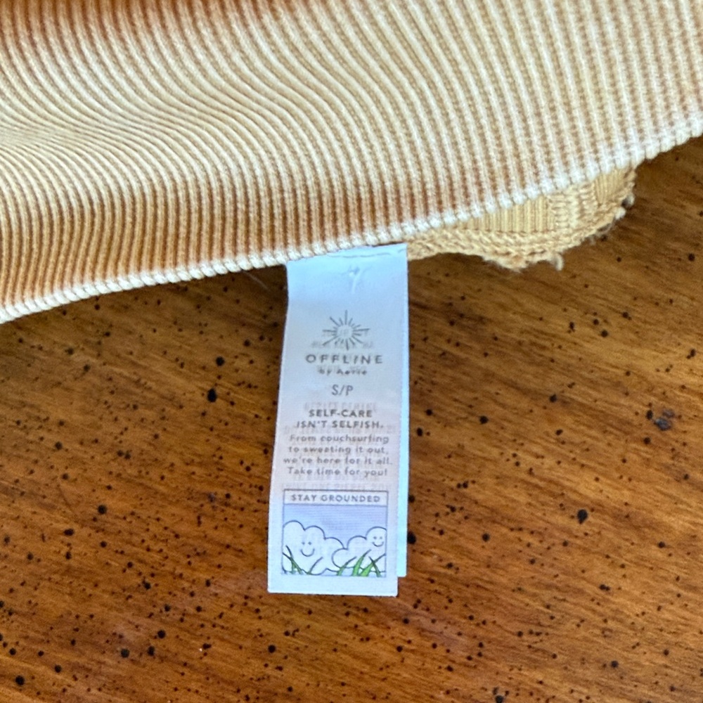 Offline Gold Ribbed Leggings with Side Braid Detail - Picture 3 of 4